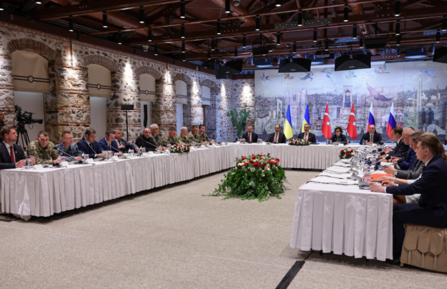 Перемовини між РФ та Україною в Стамбулі – одні медіа повідомляють про завершення, інші – про паузу
