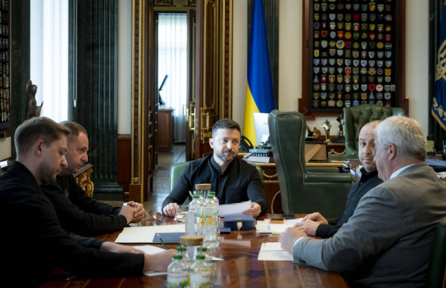 Владимир Зеленский поручил создать постоянную расширенную переговорную группу