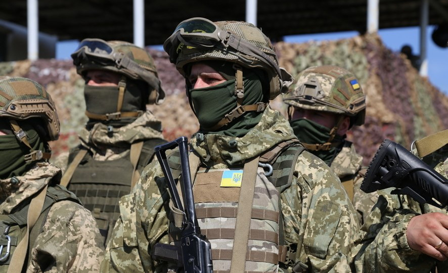 В Украине планируют усилить соцзащиту срочников и их семей: Кабмин одобрил законопроект
