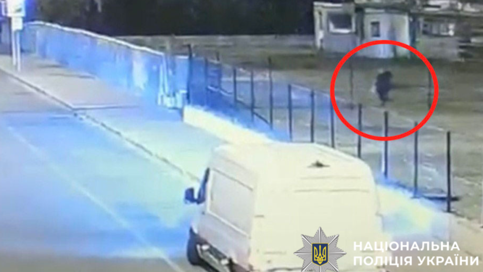 У Києві поблизу залізничного вокзалу жінка спалила знайому заживо