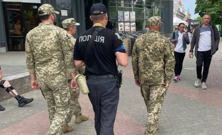 На Волині троє безробітних та вчитель місцевого ліцею публікували в Telegram маршрути ТЦК – що вирішив суд