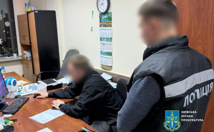 У Києві викрили працівників податкової, які продавали інформацію з державних баз даних