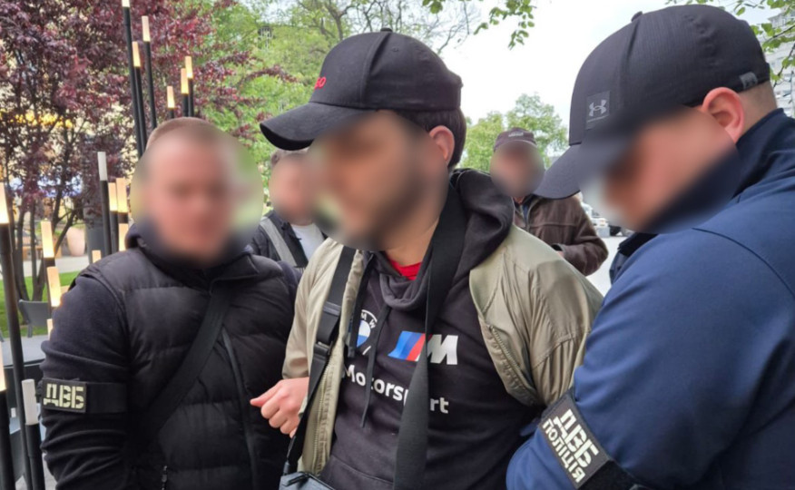 В Киеве задержан владелец барбершопа, который переправлял уклонистов в Молдову