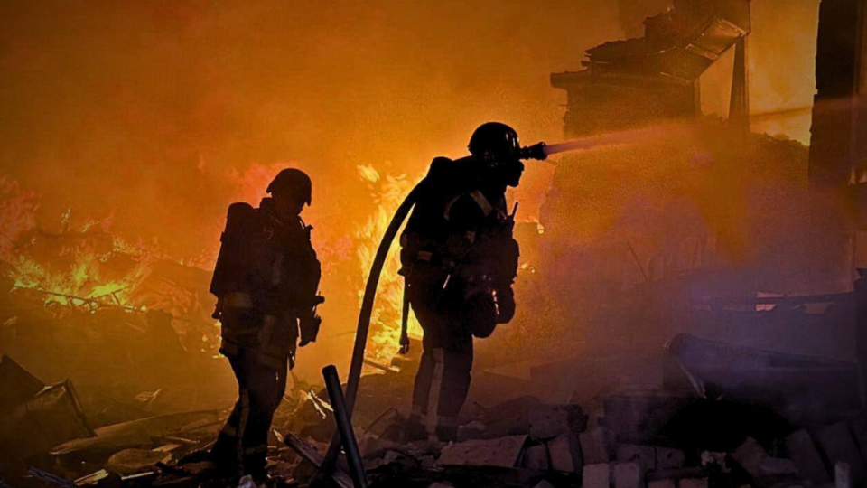 12 человек погибли, более 60 ранены в результате массированной атаки РФ на Украину, — глава МВД Клименко