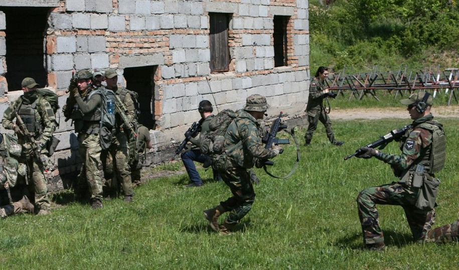 В Польше военные во время учений обстреляли гражданские дома – начато расследование