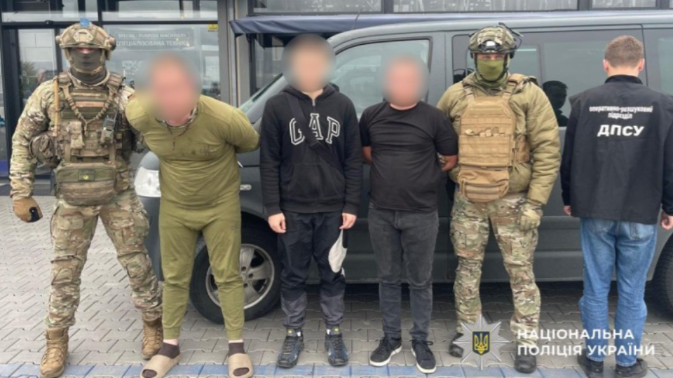 На Буковині зловмисники за 8500 доларів переправляли ухилянтів за кордон поза пунктом пропуску