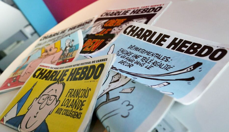 Сатирический журнал Charlie Hebdo подает в суд из-за подделки не менее 15 своих обложек