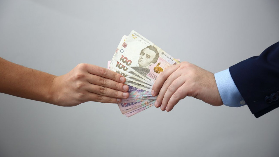 Работаете по совместительству — можете ли получать пособие по временной нетрудоспособности