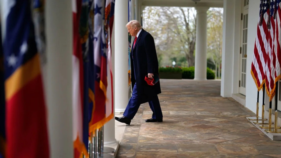 Апелляционный суд в США постановил, что массовые увольнения Трампа госслужащих останутся приостановленными
