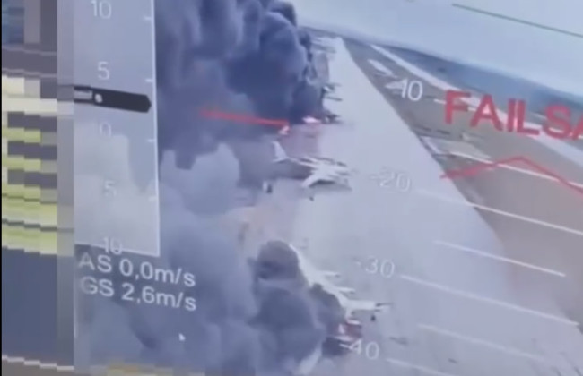 «Дрони вилітають прямо з фур» – відео атаки на російські бомбардувальники