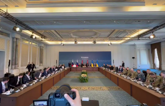 В Стамбуле началась встреча делегаций Украины и России в присутствии турецкой стороны – видео