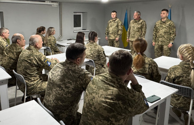 Инструкторам-преподавателям высших военно-учебных заведений предлагают установить дополнительное вознаграждение до 30 тысяч гривен