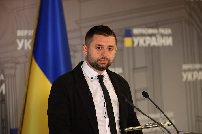 Мужчин, не состоящих на учете в ТЦК или находящихся в розыске, разрешат временно бронировать на критически важных предприятиях