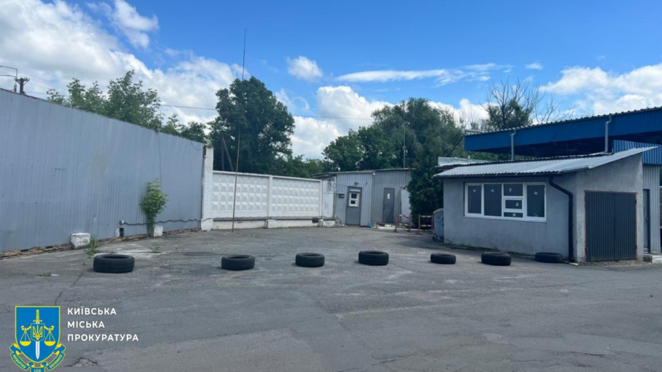 В Киеве общество самовольно возвело нежилое здание ради получения земли под ним