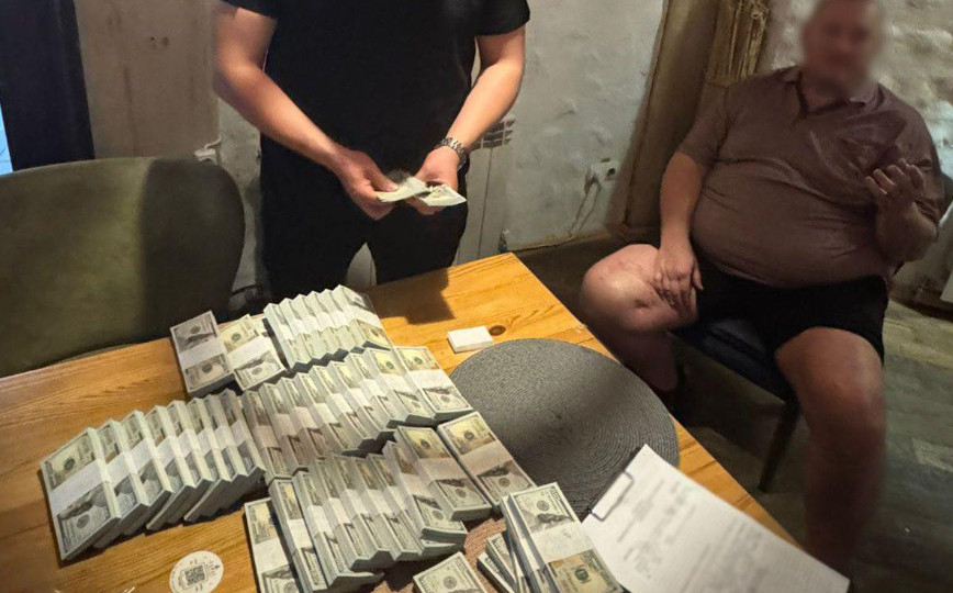У Києві затримали шахраїв, які продавали посаду директора держпідприємства за $500 000