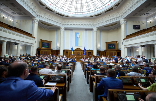 Верховна Рада схвалила законопроект про контракт на військову службу для чоловіків старше 60 років
