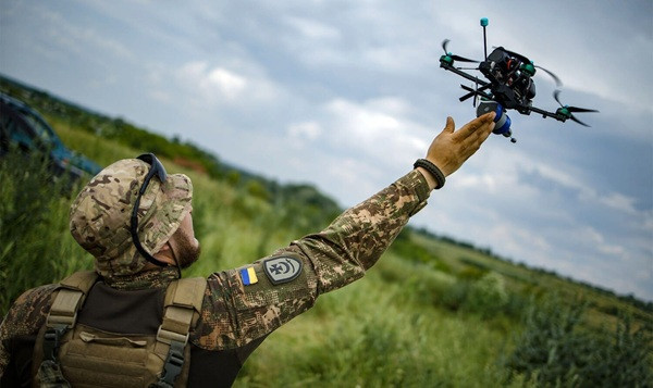 Депутати прийняли зміни до Митного та Податкового кодексів щодо звільнення від оподаткування ввізним митом товарів для виробництва дронів
