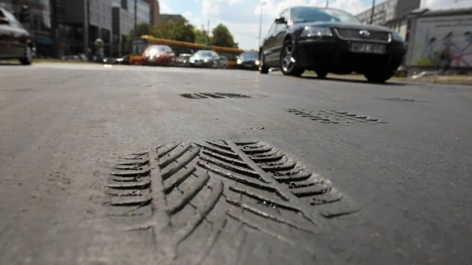 В Киеве ограничивают движение тяжеловесного транспорта из-за жары