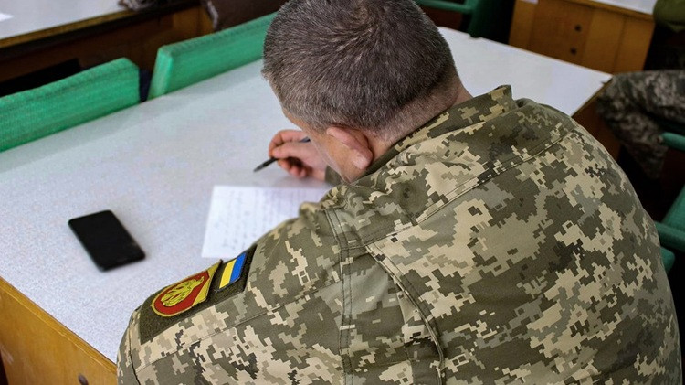 Военнослужащие по контракту, которые после направления в другое формирование отказались от контракта, будут считаться проходящими службу как мобилизованные по призыву — законопроект