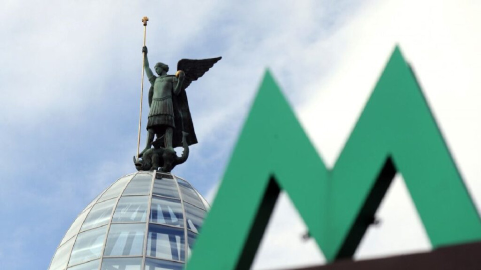 Метро с Лесной на Арсенальную не работает – как добраться на правый берег