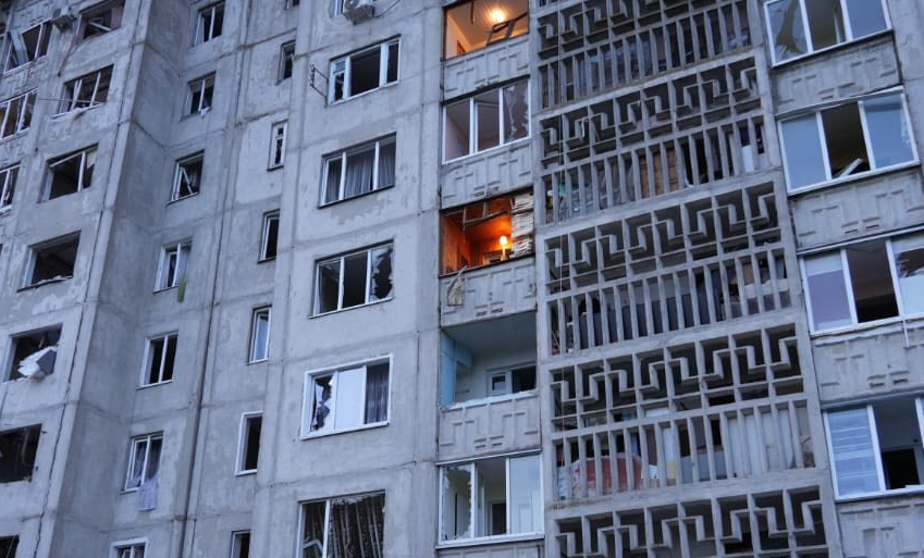 Численні руйнування та пожежі: у Луцьку внаслідок обстрілу постраждали 15 людей, фото