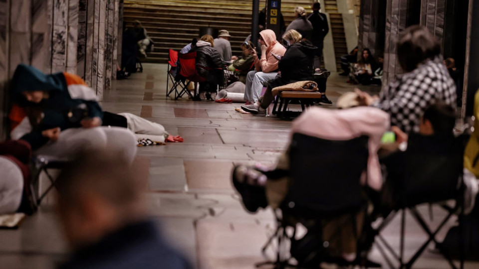Понад 24 тисячі людей укривалися в київському метро під час нічної атаки