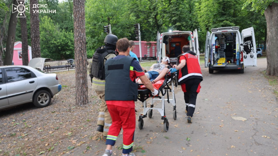 Авіаудар по Харкову: росіяни влучили в дитячу залізницю, є жертва, 16 поранених