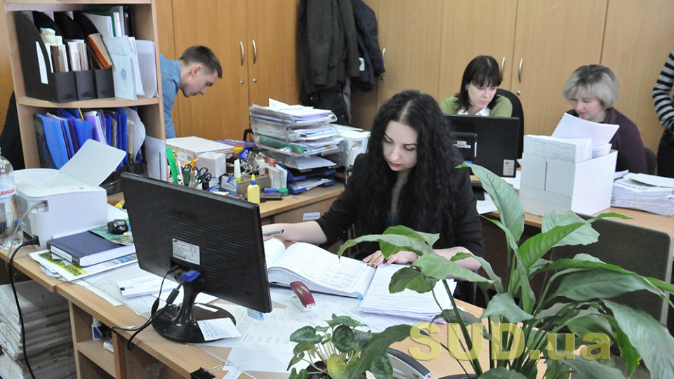 Верховный Суд рассмотрел образцовое дело о выплате надбавки за выслугу лет работнику аппарата суда