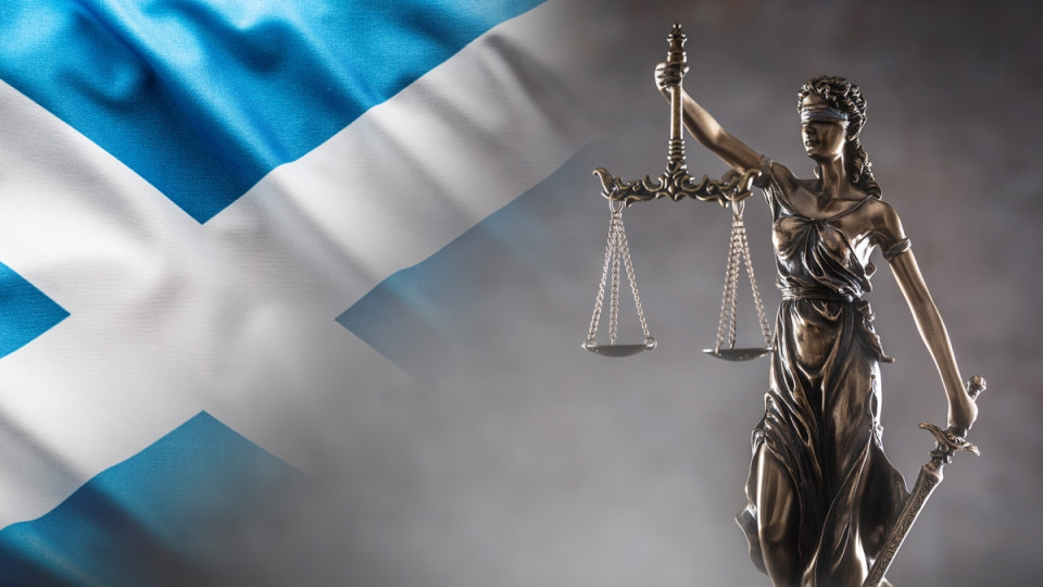 Если спорная недвижимость находится в Украине, но стороны договорились рассматривать споры по праву другой страны, дело все равно подсудно исключительно украинскому суду – Верховный Суд