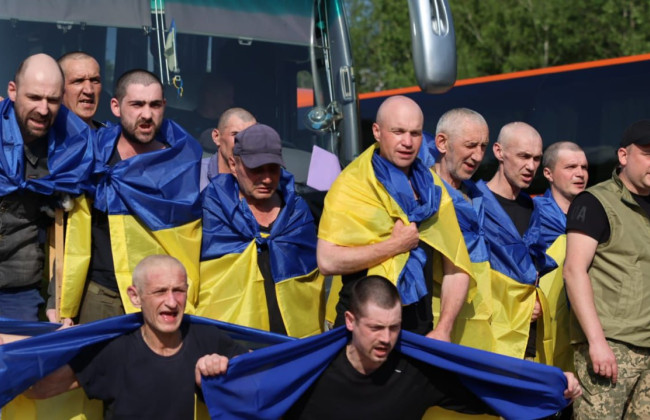 В Украину из российского плена вернулись тяжелораненые защитники, фото