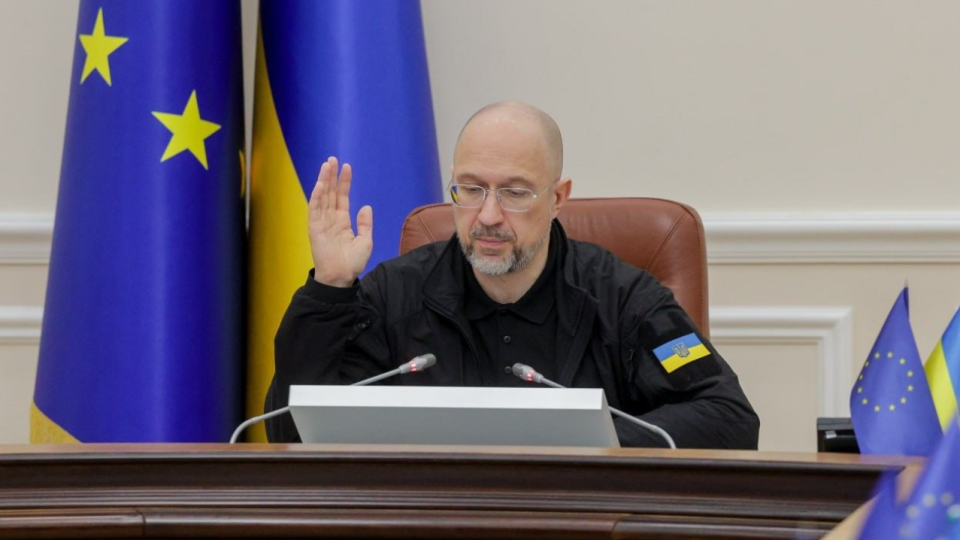 Кабмин утвердил надбавки до 1000 грн за ранги госслужащим в органах, которые провели классификацию должностей