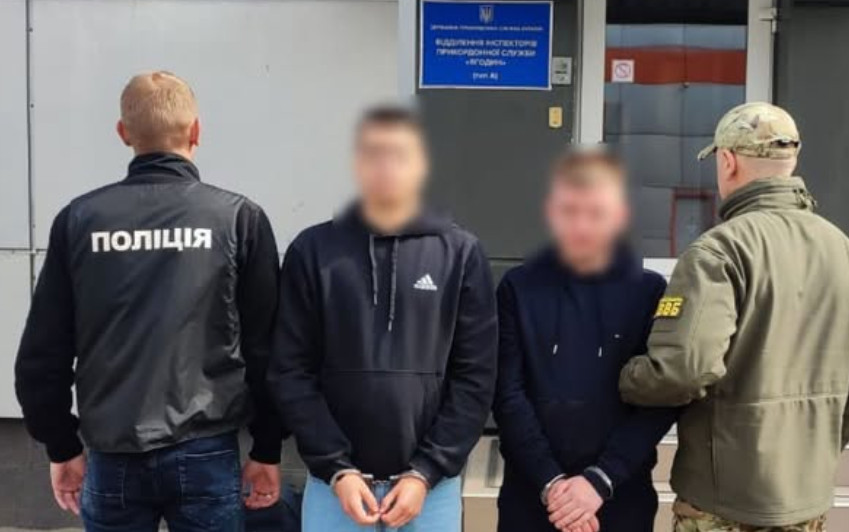 На Волыни разоблачили отца с сыном, которые зарабатывали на уклонистах