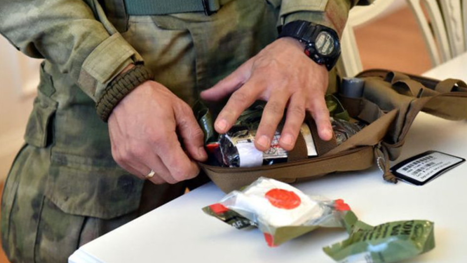 Военнослужащих с высшим психологическим или медицинским образованием запретят назначать на должности, не связанные с медслужбой – Зеленский подписал указ