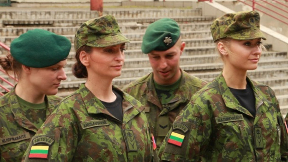 Литва планує залучити більше жінок до війська