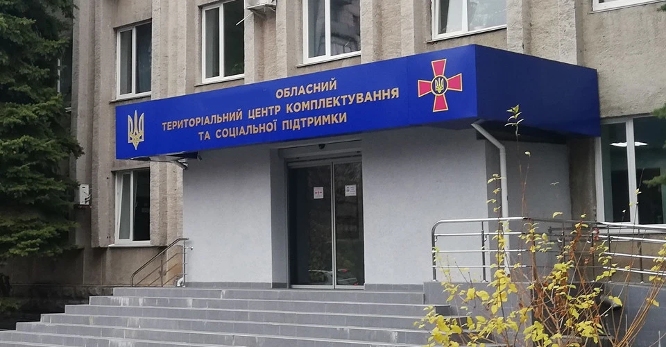 У Києві загинув мобілізований чоловік, який намагався втекти із автомобіля по дорозі до ТЦК
