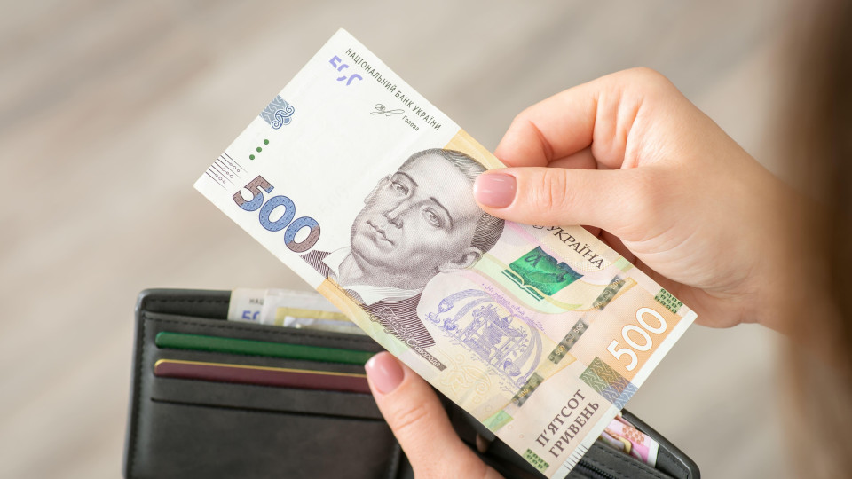 Середня зарплата в Україні зросла, але не для всіх: у деяких галузях зростання не покриває навіть інфляцію