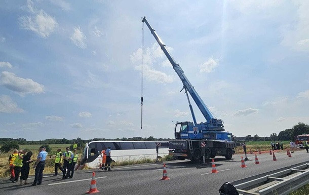 Смертельна ДТП автобуса з українцями у Франції: водієві інкримінують ненавмисне вбивство