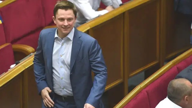 Олесь Довгий складає мандат: у Раді стане на ще одного депутата менше