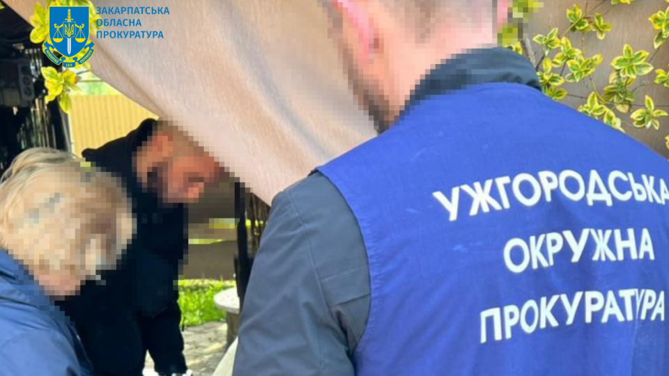 100–200 евро с человека — на Закарпатье разоблачили схему с «ускоренными» загранпаспортами