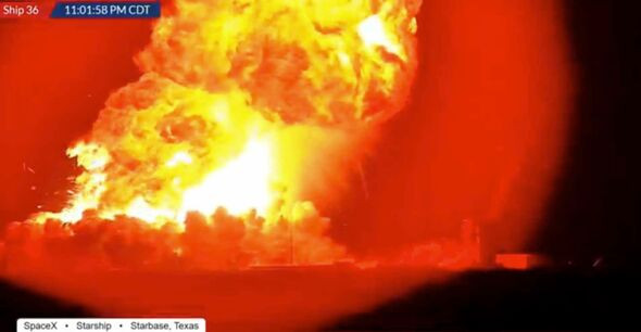 Ракета SpaceX взорвалась во время испытания в Техасе – видео