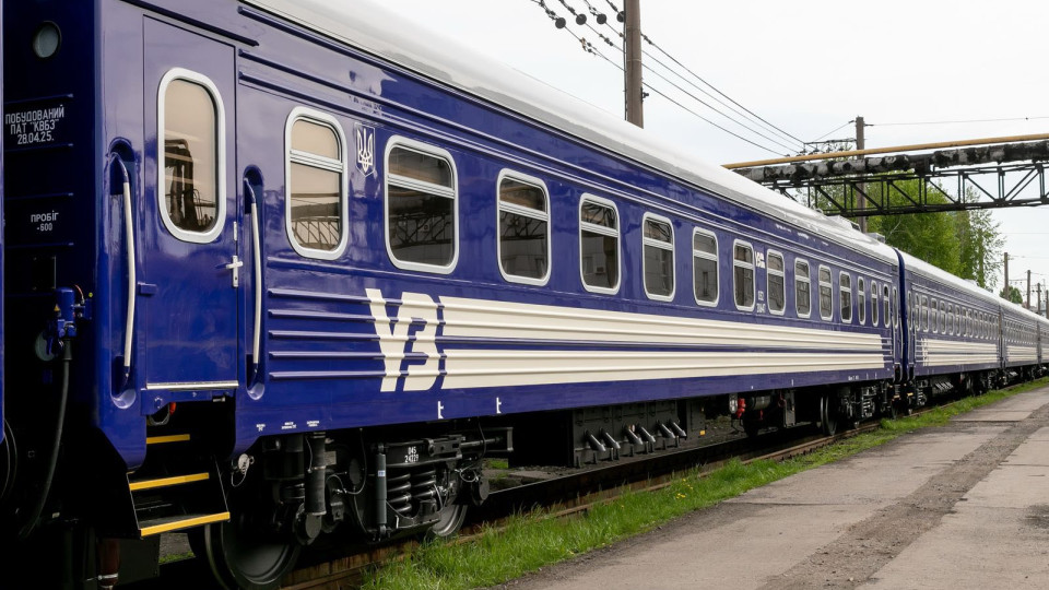 Нічна атака дронів пошкодила інфраструктуру залізничного вокзалу в Одесі