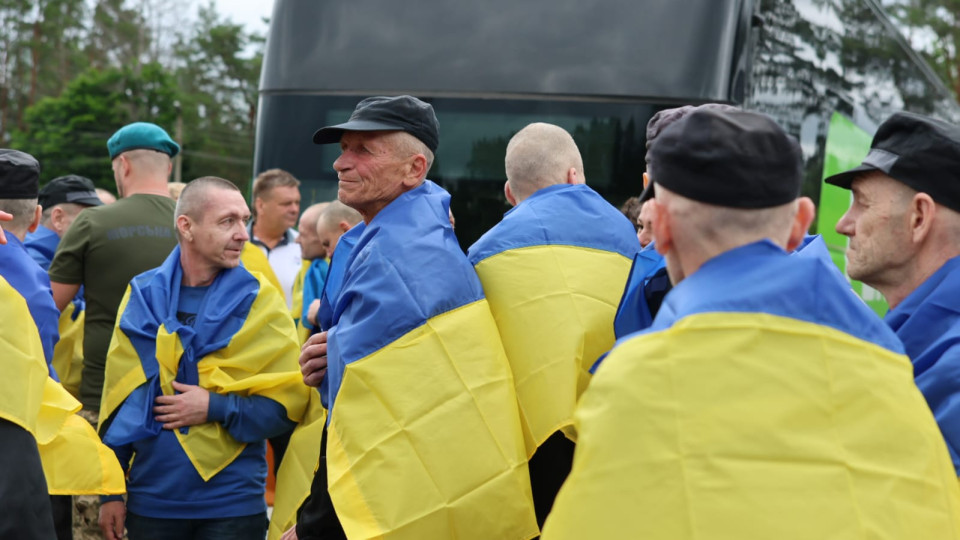 Україна повернула з полону групу важкопоранених і тяжкохворих захисників – фото