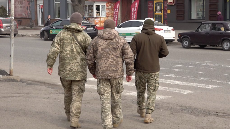 Более 460 военных ТЦК, причастных к нарушениям, перевели на другие должности в войсках