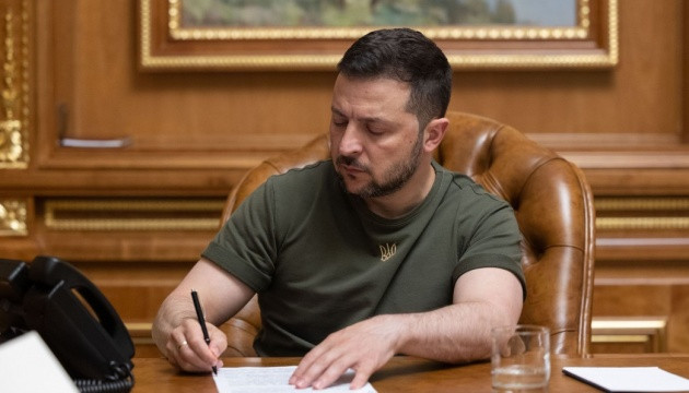 Зеленський підписав указ про нові санкції проти колаборантів на ТОТ