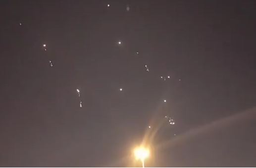 Иран запустил ракеты по базам США в Катаре, видео