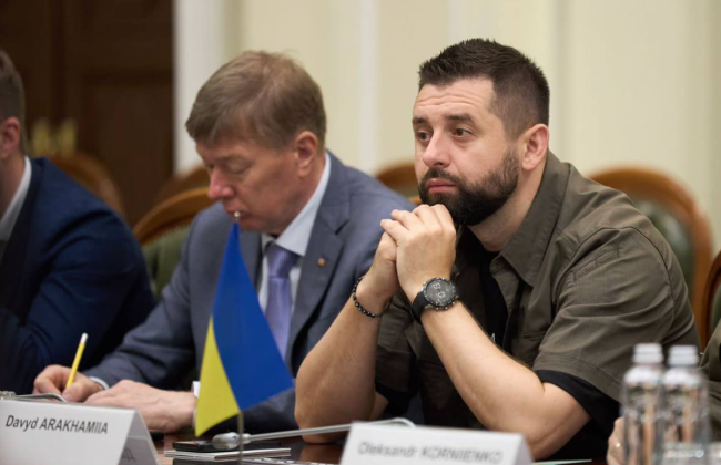 Гетманцев и Арахамия подали законопроект об уникальном режиме для предприятий ОПК, предусматривающий их освобождение от ряда налогов