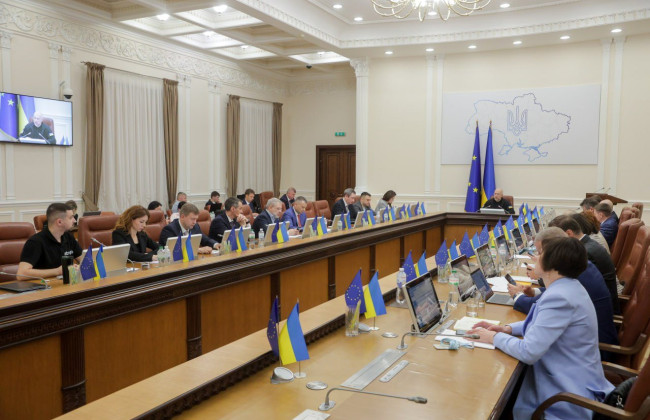 Нардепи пропонують виключити норму про неприпустимість припинення повноважень Кабміну у період дії воєнного стану
