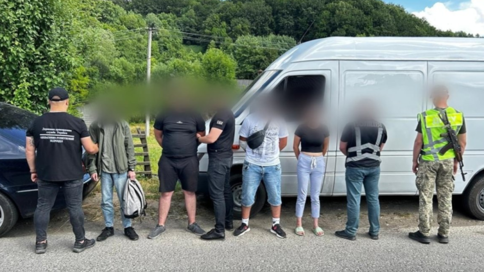 На Закарпатье супруги перевозили уклонистов к границе под видом доставки хлеба