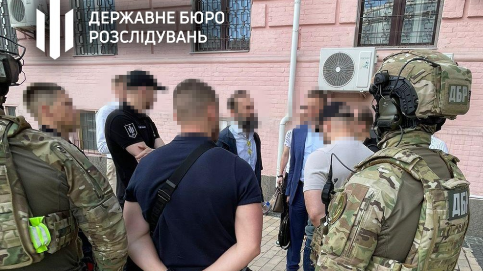 Экс-заместителю председателя Высшего хозяйственного суда Артуру Емельянову доложено о подозрении в незаконном обогащении на 97 млн ​​грн