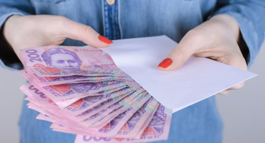 Может ли работодатель перечислять зарплату работника другому человеку — ответ Гоструда